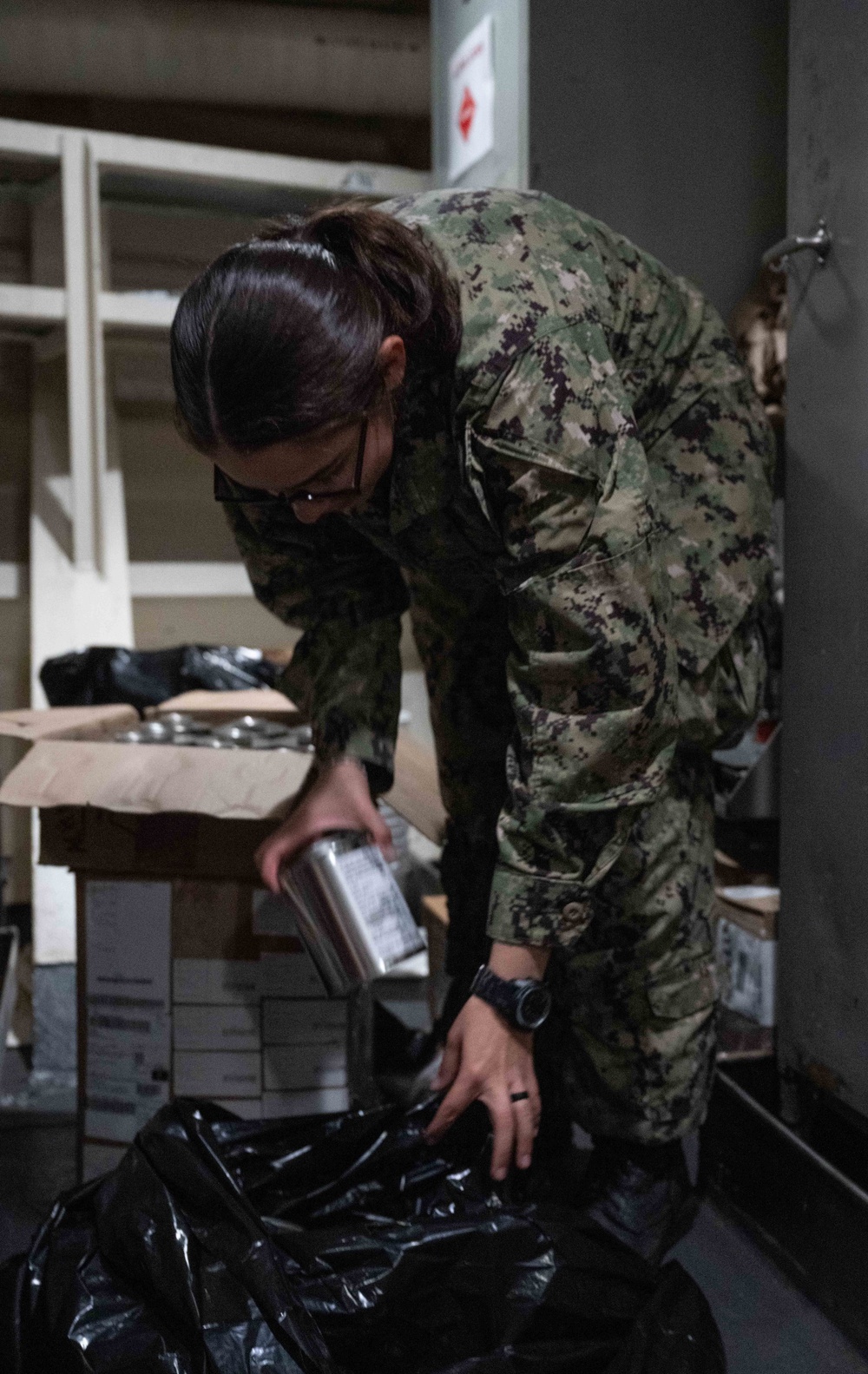 USS America (LHA 6) Conducts HAZMAT Offload