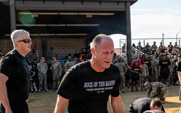 Workout competition concludes Marne Hero Days