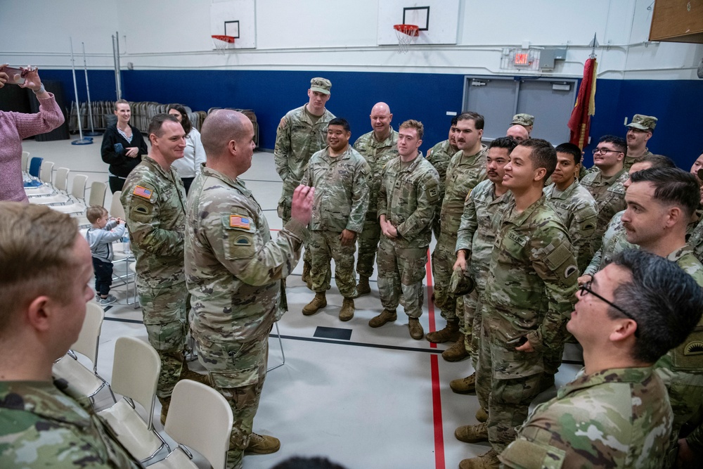 Oregon Guard Welcomes Home Soldiers from Task Force Defender Deployment