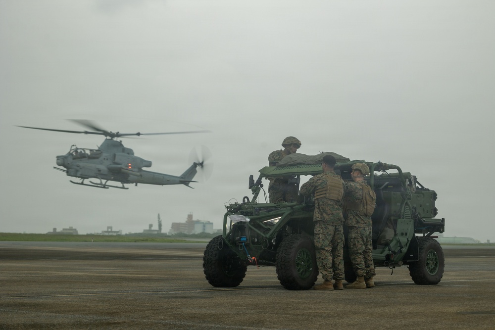 MASS-2 Marines load Ultra-Light Tactical Vehicle into MV-22B Osprey