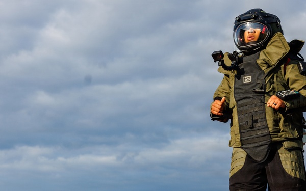 MCAS Iwakuni EOD screening bomb suit agility test