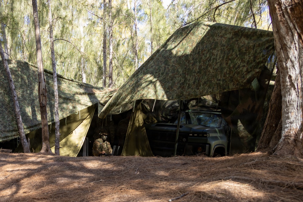 U.S. Army General James J. Mingus observes 25th Infantry Division Transformation In Contact