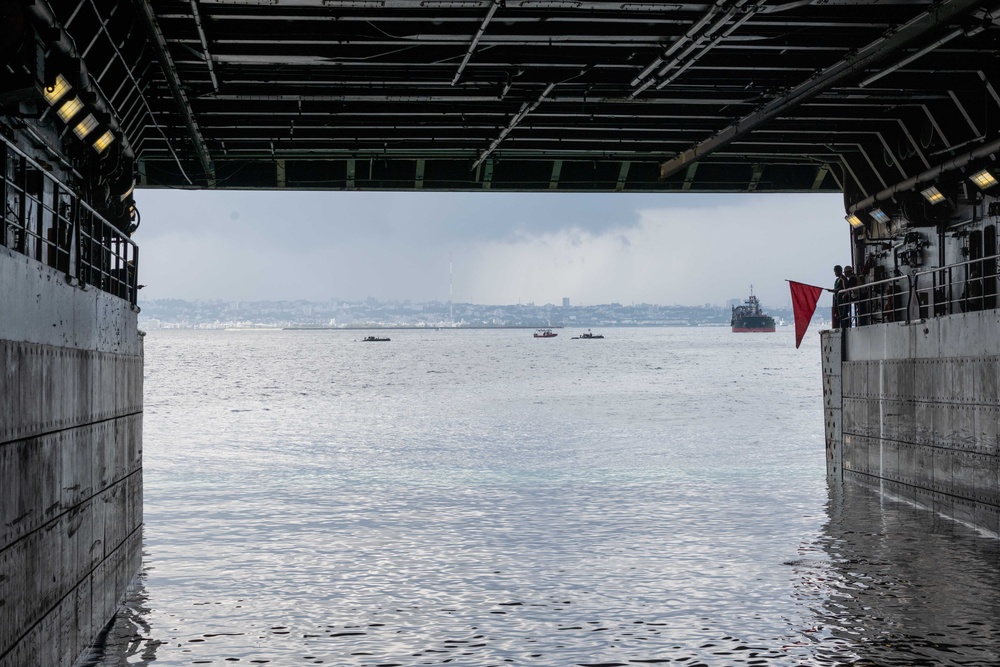 USS New Orleans Conducts ACV Operations