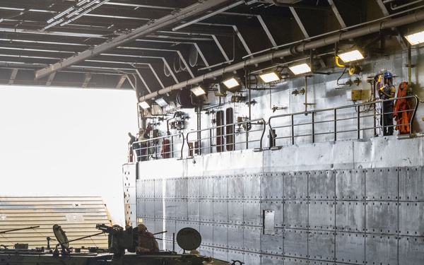 USS New Orleans Conducts ACV Operations