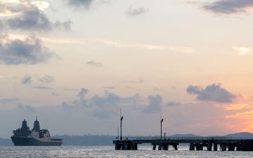 USS New Orleans Conducts ACV Operations