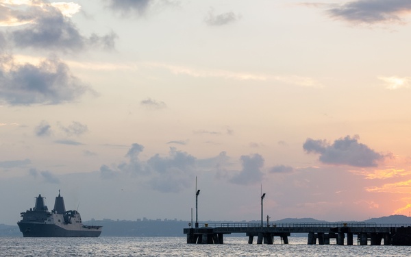 USS New Orleans Conducts ACV Operations
