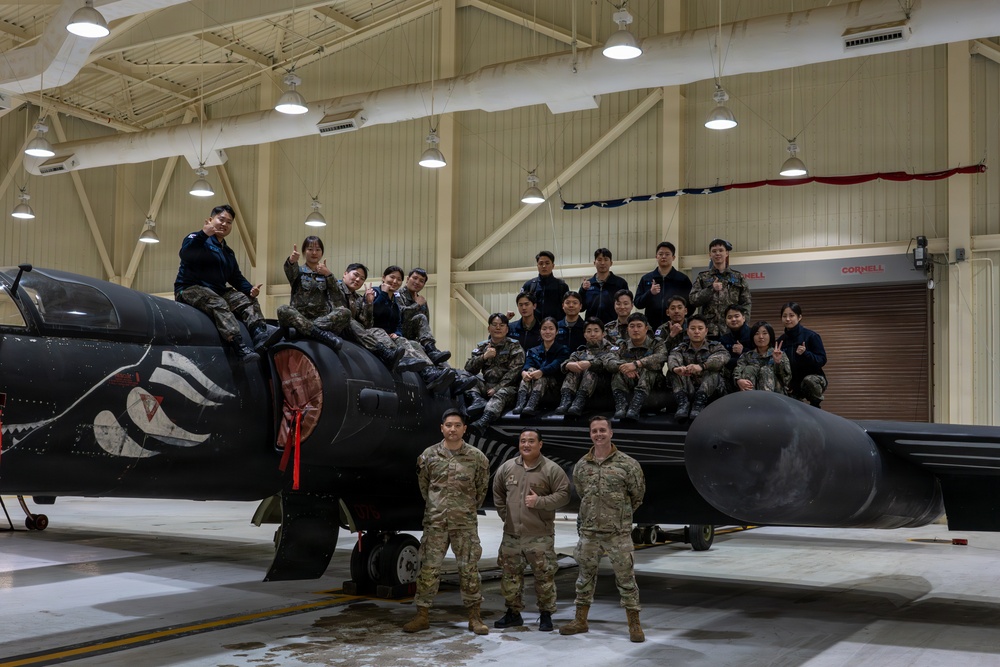 Osan hosts ROKAF logistics, maintenance immersion tour