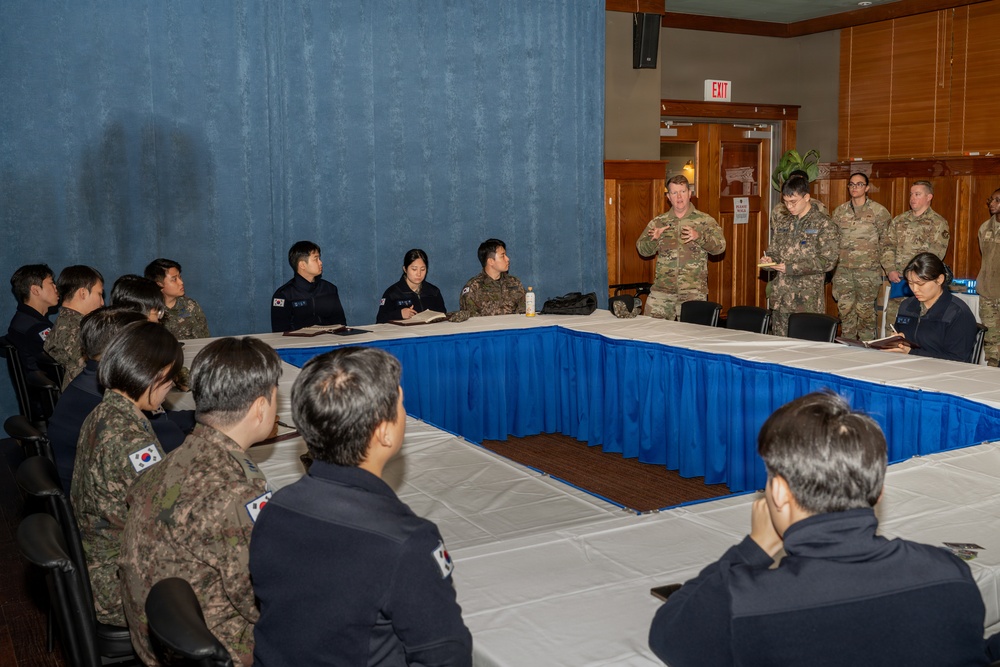 Osan hosts ROKAF logistics, maintenance immersion tour