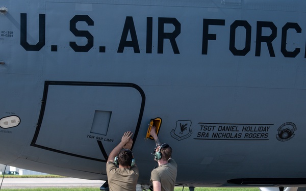 BH 26-1: 909th ARS Refuels with precision