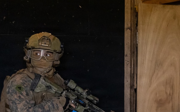 12th LCT Marines Execute Urban Operations Training during Range 170