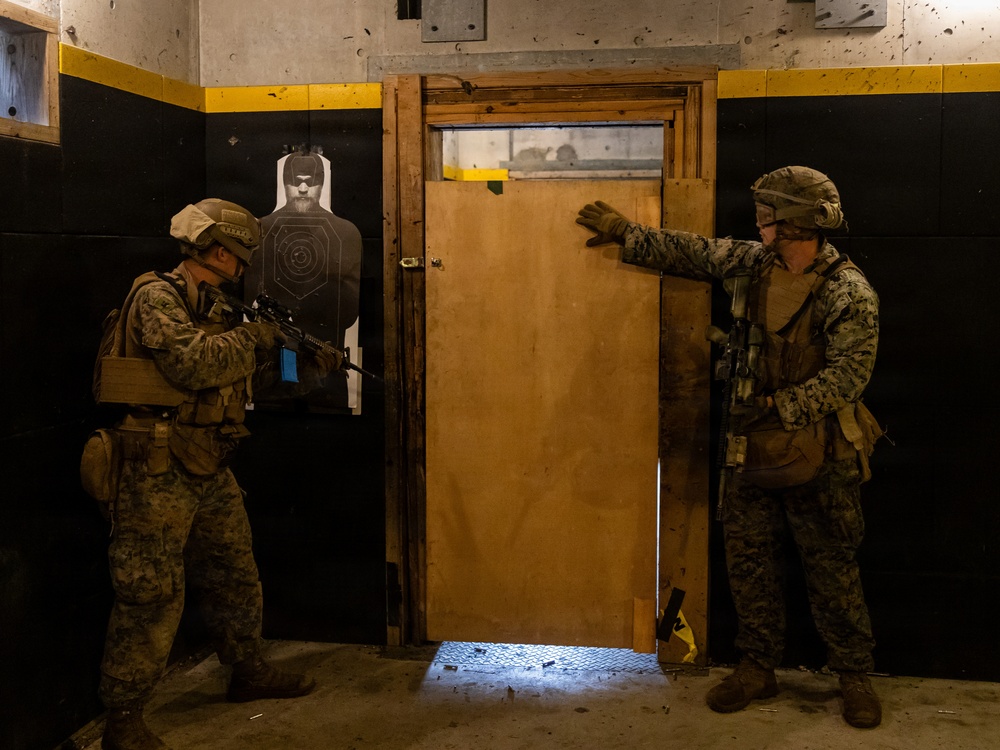 12th LCT Marines Execute Urban Operations Training during Range 170