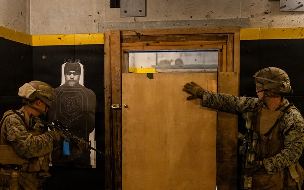 12th LCT Marines Execute Urban Operations Training during Range 170