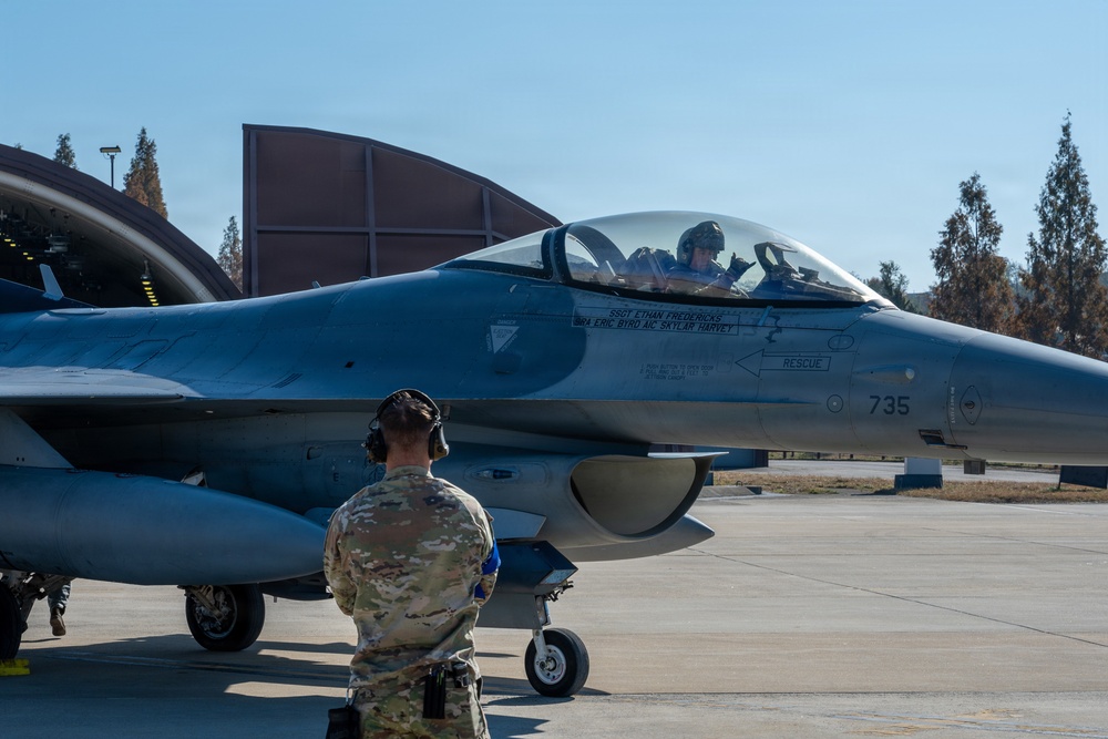 Pantons arrive at Osan for Super Squadron Phase II