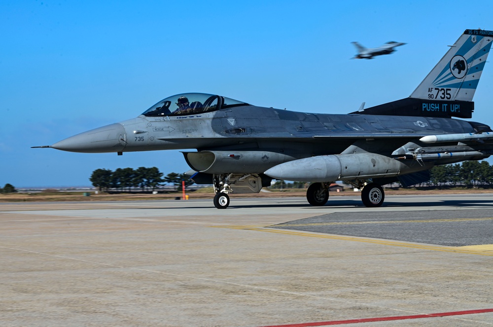 Pantons depart Kunsan for Super Squadron Phase 2