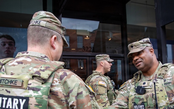 Joint Task Force Magnolia commander visits troops on patrol in Washington, D.C.