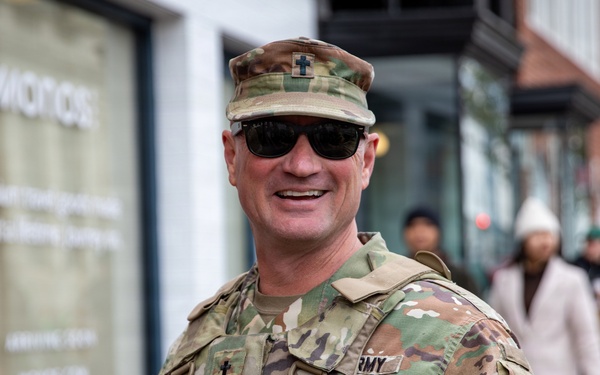 Joint Task Force Magnolia chaplain visits troops on patrol in Washington, D.C.
