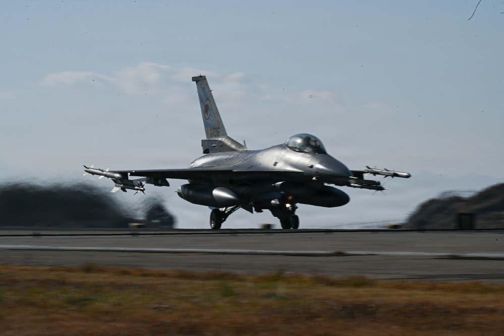 Pantons depart Kunsan for Super Squadron Phase 2