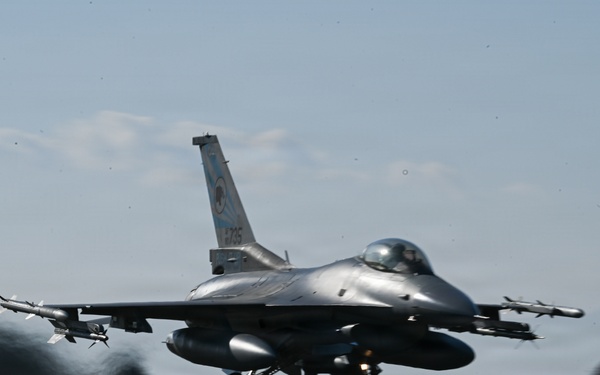 Pantons depart Kunsan for Super Squadron Phase 2