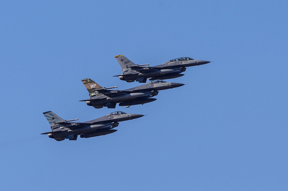 Pantons depart Kunsan for Super Squadron Phase 2