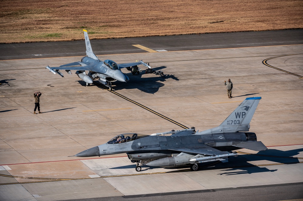Pantons depart Kunsan for Super Squadron Phase 2