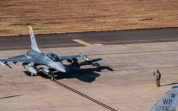Pantons depart Kunsan for Super Squadron Phase 2
