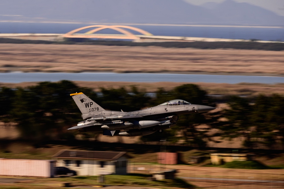 Pantons depart Kunsan for Super Squadron Phase 2