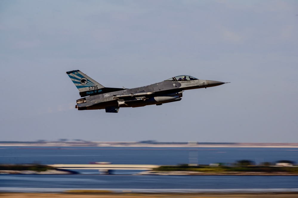 Pantons depart Kunsan for Super Squadron Phase 2