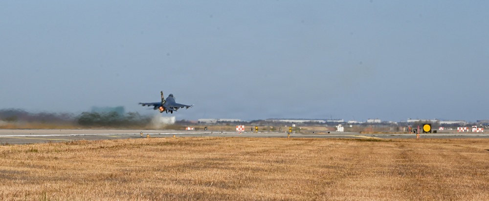 Pantons depart Kunsan for Super Squadron Phase 2