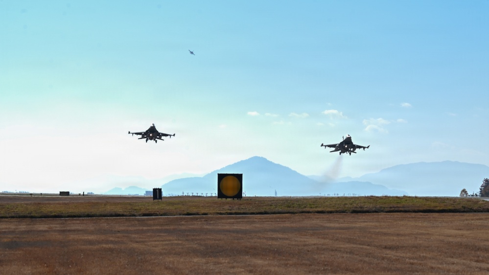 Pantons depart Kunsan for Super Squadron Phase 2