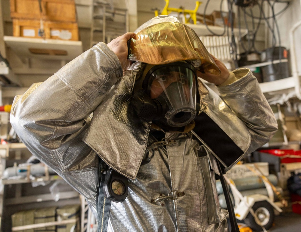 USS Rafael Peralta (DDG 115) Flight Deck Fire Drill