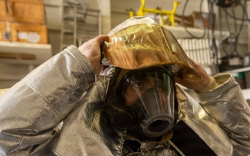 USS Rafael Peralta (DDG 115) Flight Deck Fire Drill