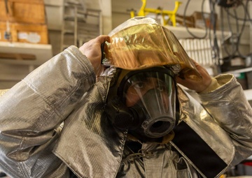 USS Rafael Peralta (DDG 115) Flight Deck Fire Drill