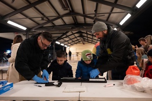 MCAS Iwakuni service members teach English at Midoro HoiKuen (Radio)
