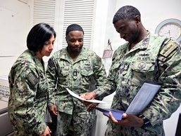 NAVSUP FLC Jacksonville Sailor selected as enterprise Navy Career Counselor of the Year