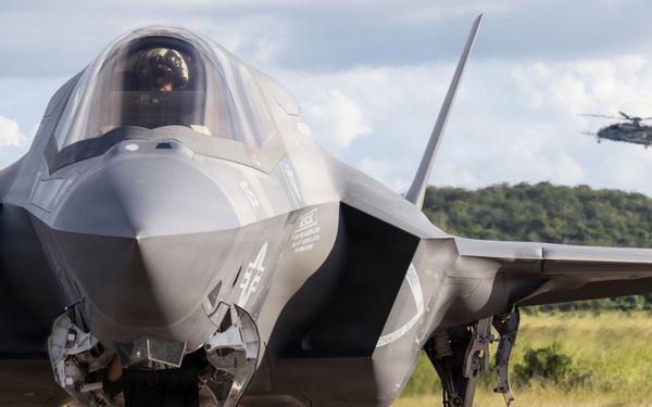 VMFA-225 conducts flight operations in Puerto Rico