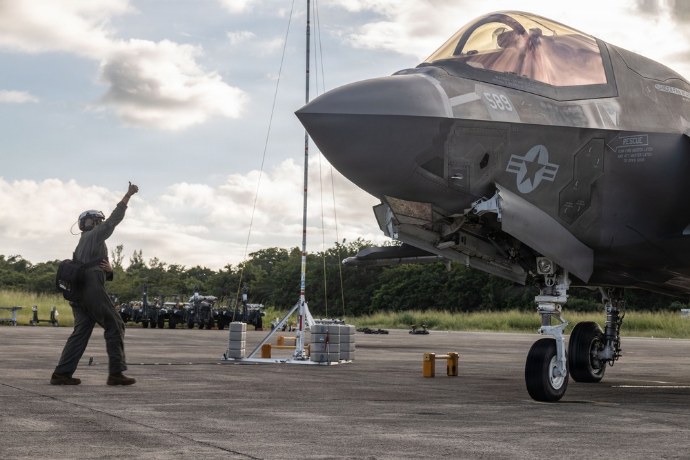 VMFA-225 conducts flight operations in Puerto Rico