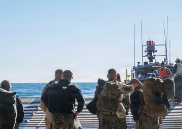 Kearsarge Conducts Water Taxi