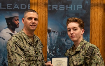 Machinery Repairman Fireman Noah Edwards receives Surface Warfare Engineering Schools Command (SWESC) Great Lakes Student of the Month