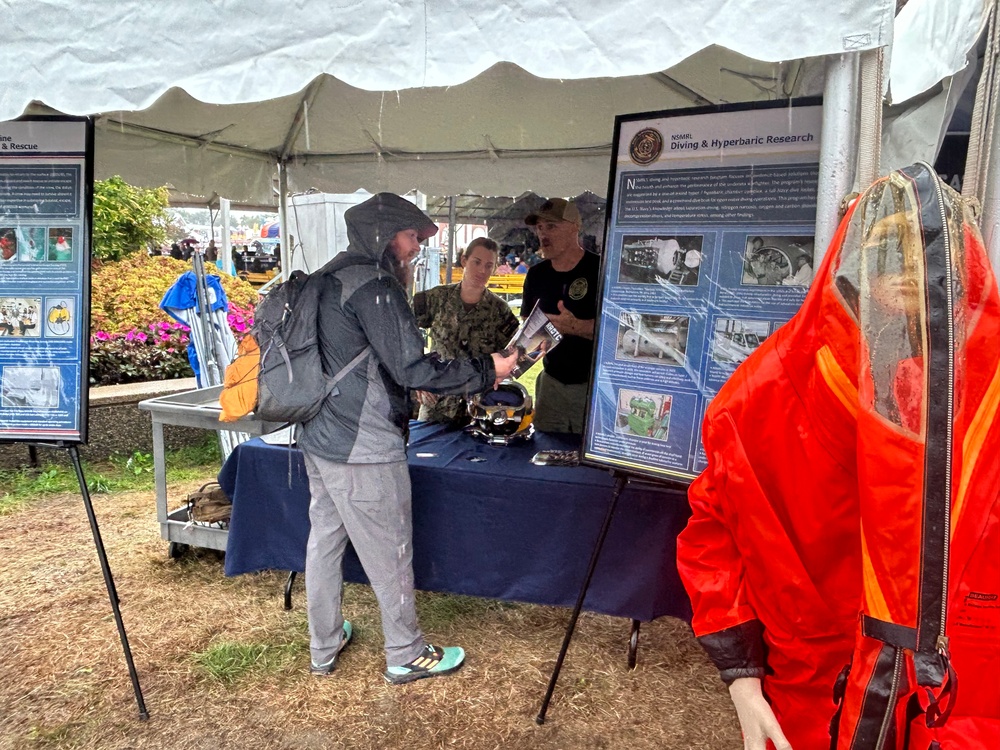 NSMRL Divers Take Part in Hartford-Springfield Navy Week