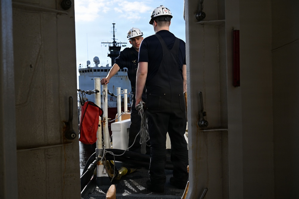 USCGC Polar Star (WAGB 10) departs Seattle for Operation Deep Freeze deployment to Antarctica
