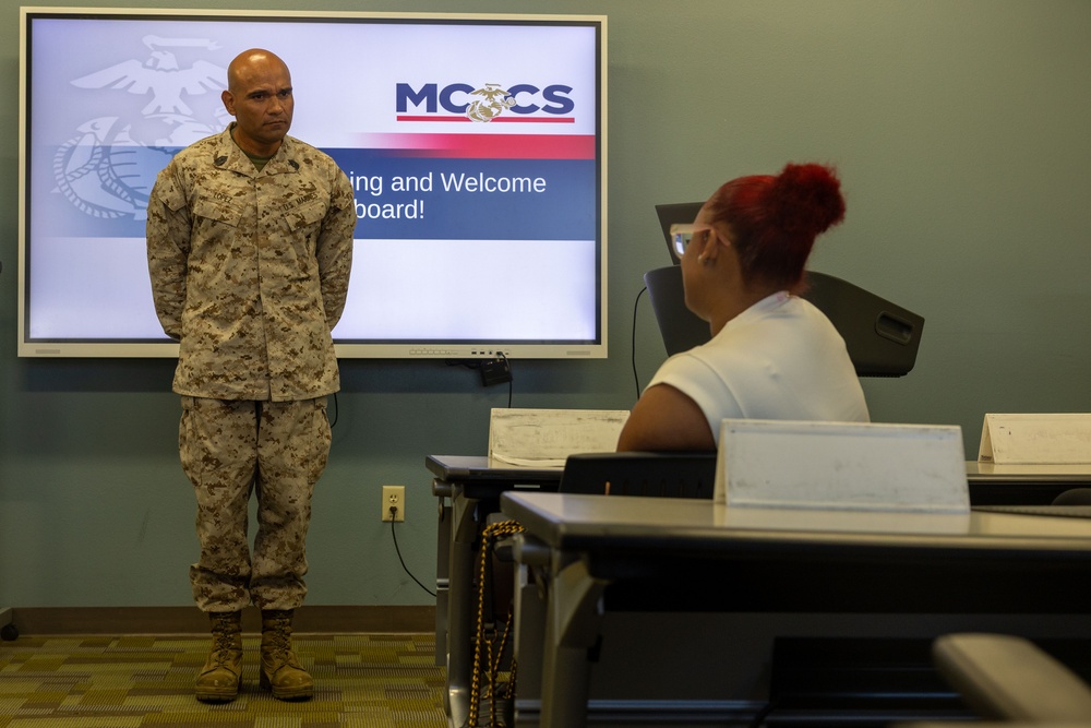 MCAGCC Base Sgt. Maj. welcomes new MCCS Employees