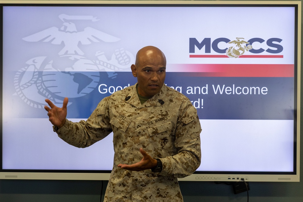 MCAGCC Base Sgt. Maj. welcomes new MCCS Employees
