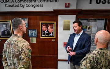 USSOCOM hosts EUCOM commander