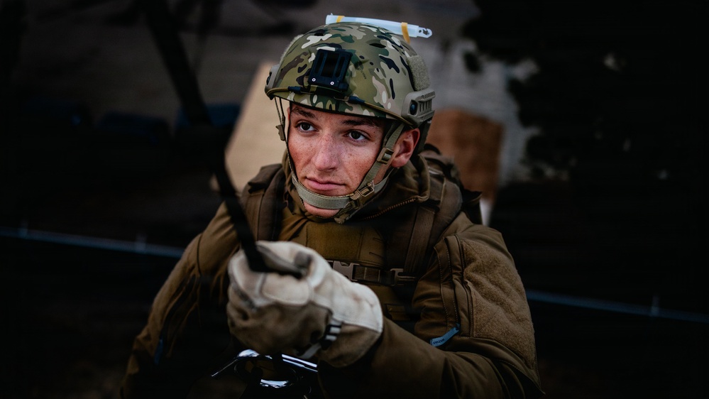 EODTEU-1 Conducts Helicopter Rope Suspension Technique Training