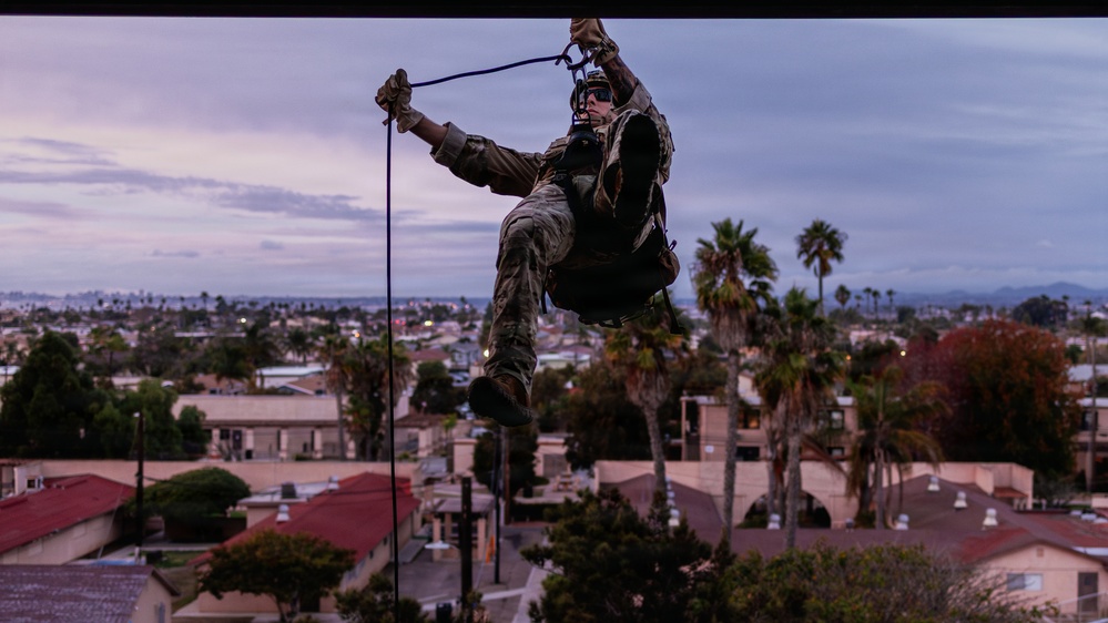 EODTEU-1 Conducts Helicopter Rope Suspension Technique Training