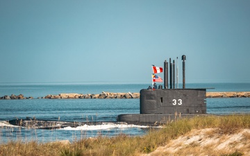 BAP Pisagua (SS-33) Pulls into Naval Station Mayport