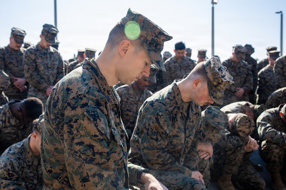 II MEF Thanksgiving barracks potluck