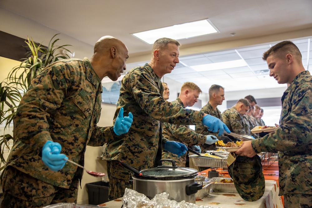 II MEF Thanksgiving barracks potluck