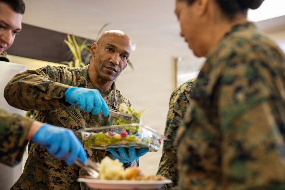 II MEF Thanksgiving barracks potluck