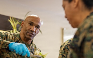 II MEF Thanksgiving barracks potluck